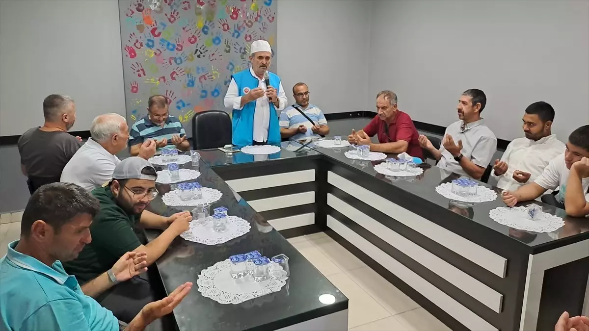 Sakarya'da Mevlit ve Yağmur Duası Programı Düzenlendi