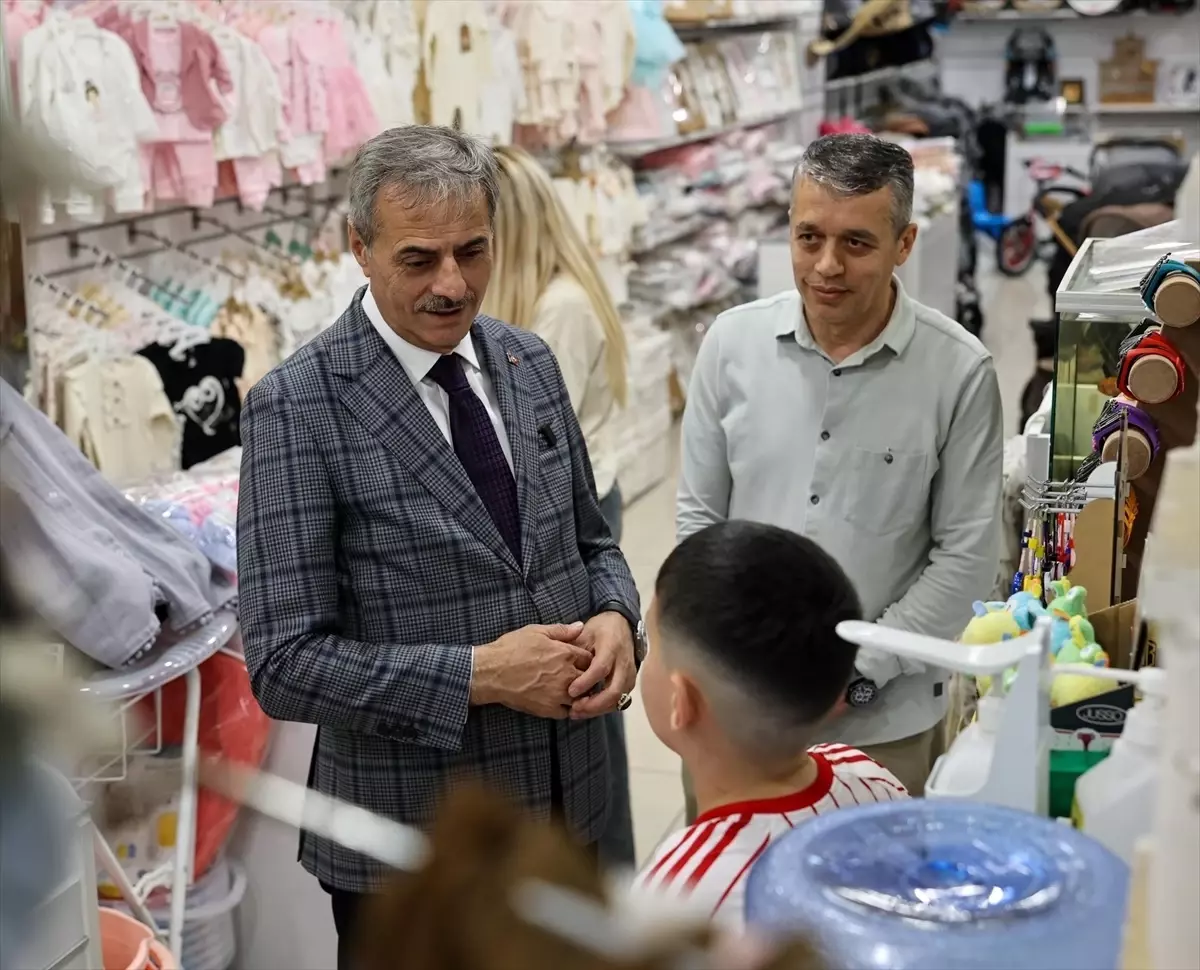 Sakarya Büyükşehir Belediye Başkanı Alemdar, Kurban Bayramı Öncesi Esnafla Buluştu