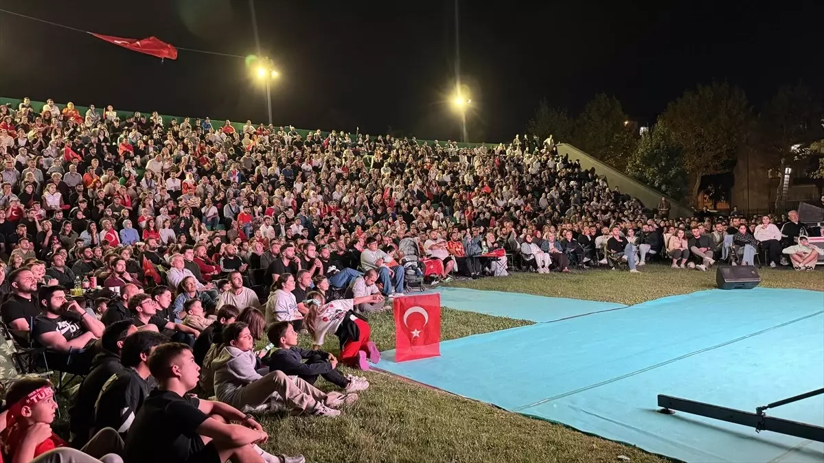 A Milli Basketbol Takımının Final Maçı, Üç Şehirde Coşkuyla Izlandı
