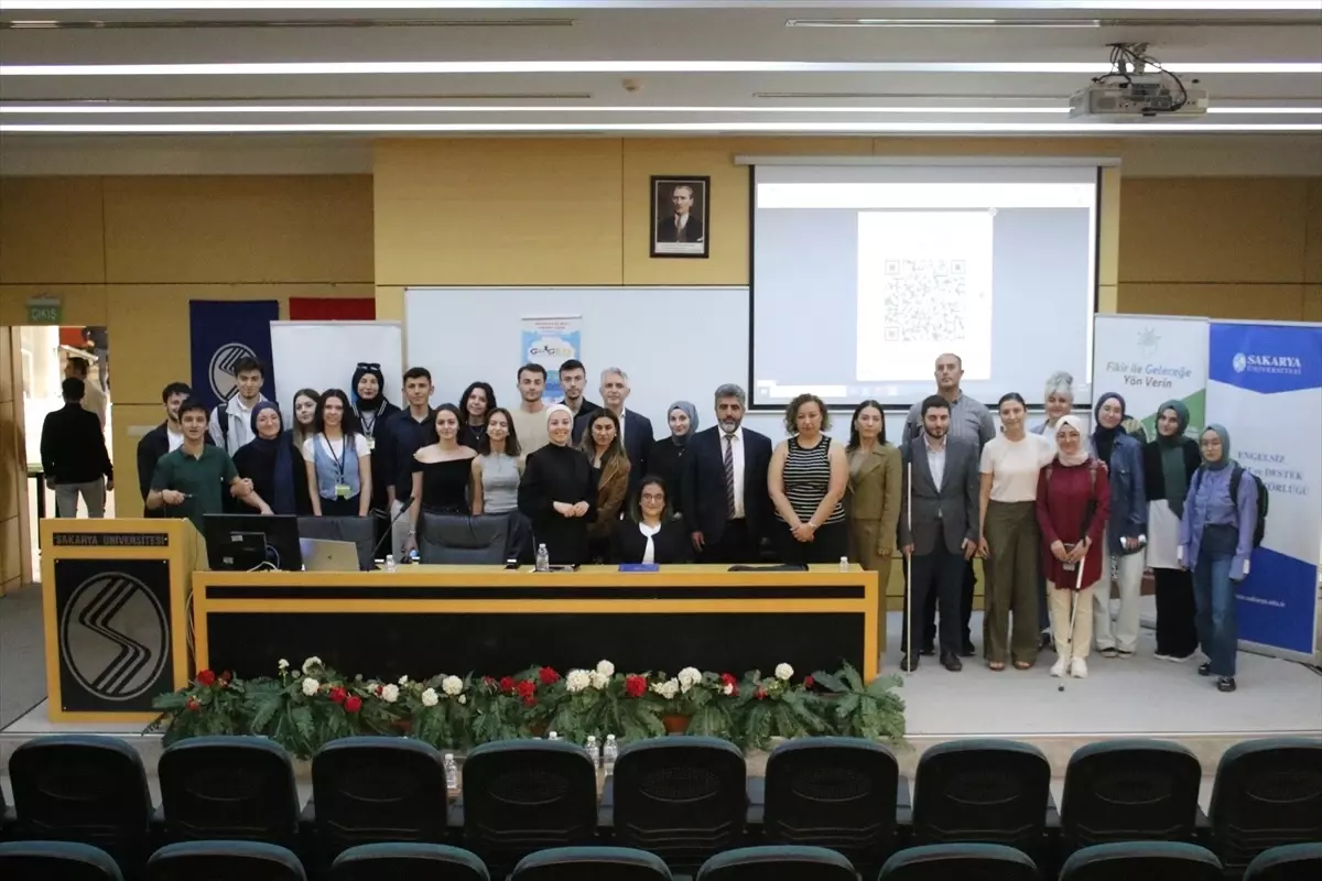 Sakarya Üniversitesi'nde 'Gelecekten Gelecek' Projesi ve 'İş'te Eşitlik' Eğitimi Düzenlendi