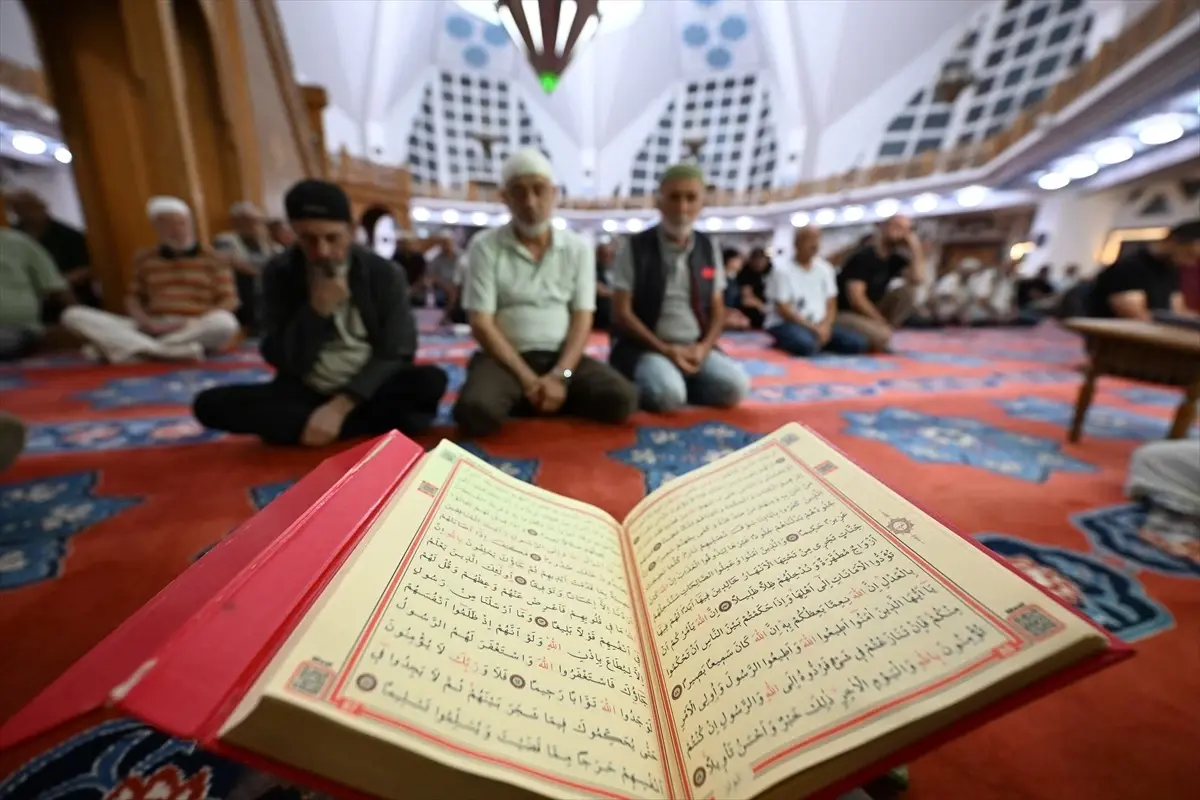 Sakarya ve Düzce'de Mevlit Kandili Kutlamaları Yapıldı