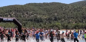 Salda Gölü'nde Triatlon Yarışması Düzenlendi