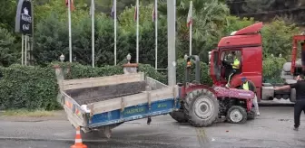 Tır ile Çarpışan Traktörün Sürücüsü Ağır Yaralandı