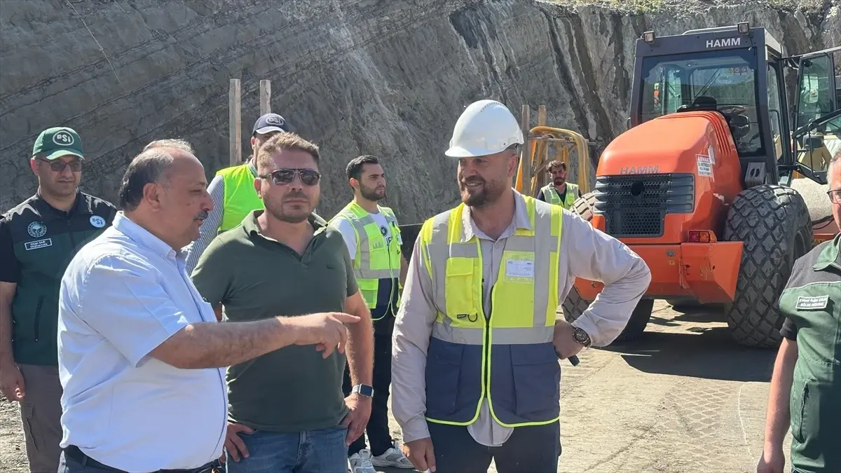 Salıpazarı Belediye Başkanı Baraj İnşaatını İnceledi