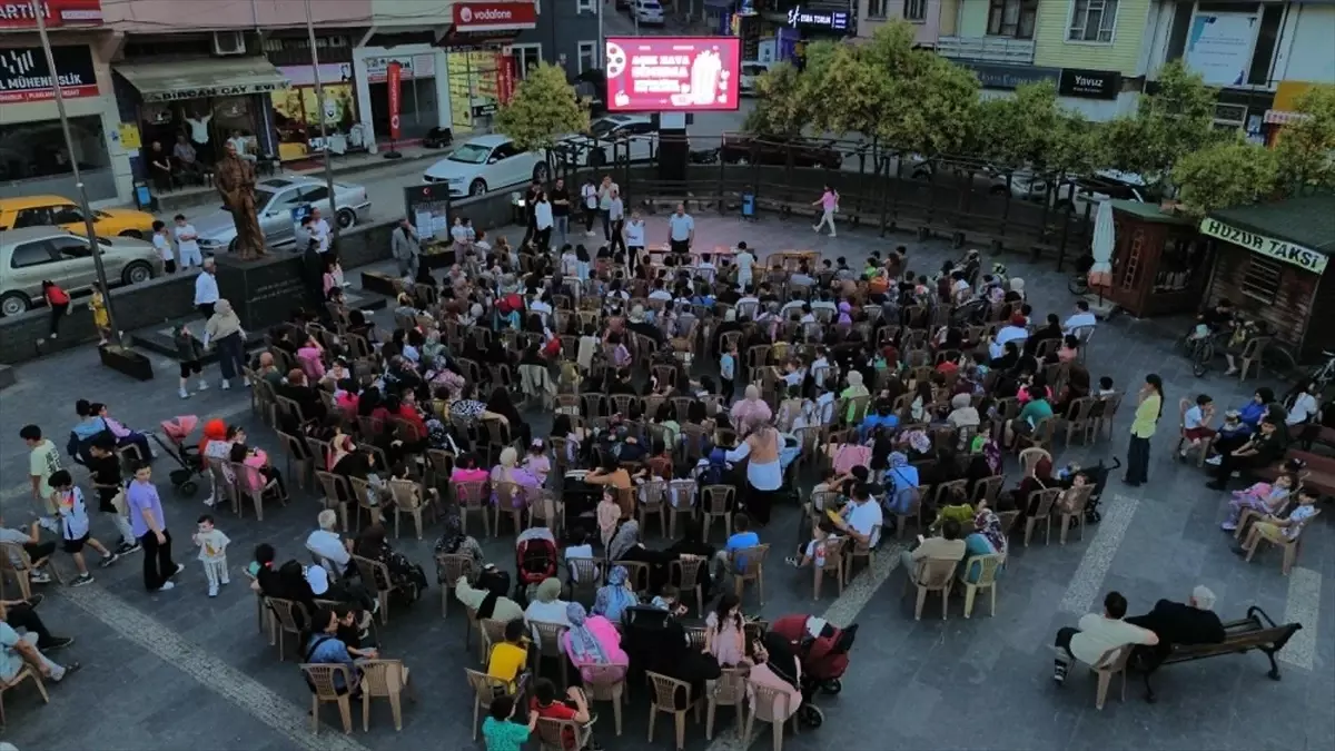 Çocuklara Özel Açık Hava Sinema Etkinliği Düzenlendi