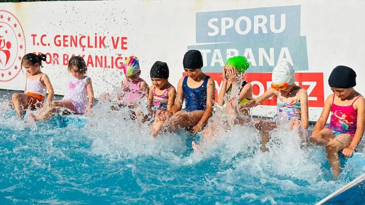 Samsun'da Yüzme Kursları Gençlerden İlgi Görüyor