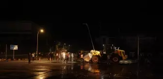 Şam'da İsrail'in Hava Saldırıları Sonrası Enkaz Kaldırma Çalışmaları Başladı