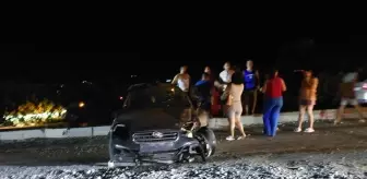 Hatay'da Refüje Çarpan Otomobil Sürücüsü Yaralandı