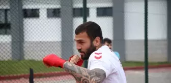 Milli Boksör Samet Ersoy, Dünya Şampiyonası için Hedeflerini Belirledi
