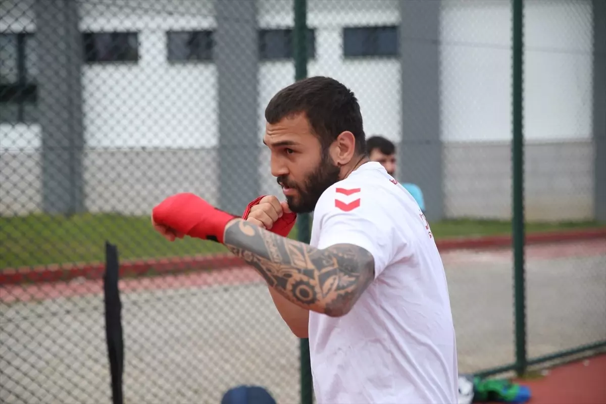 Milli Boksör Samet Ersoy, Dünya Şampiyonası için Hedeflerini Belirledi