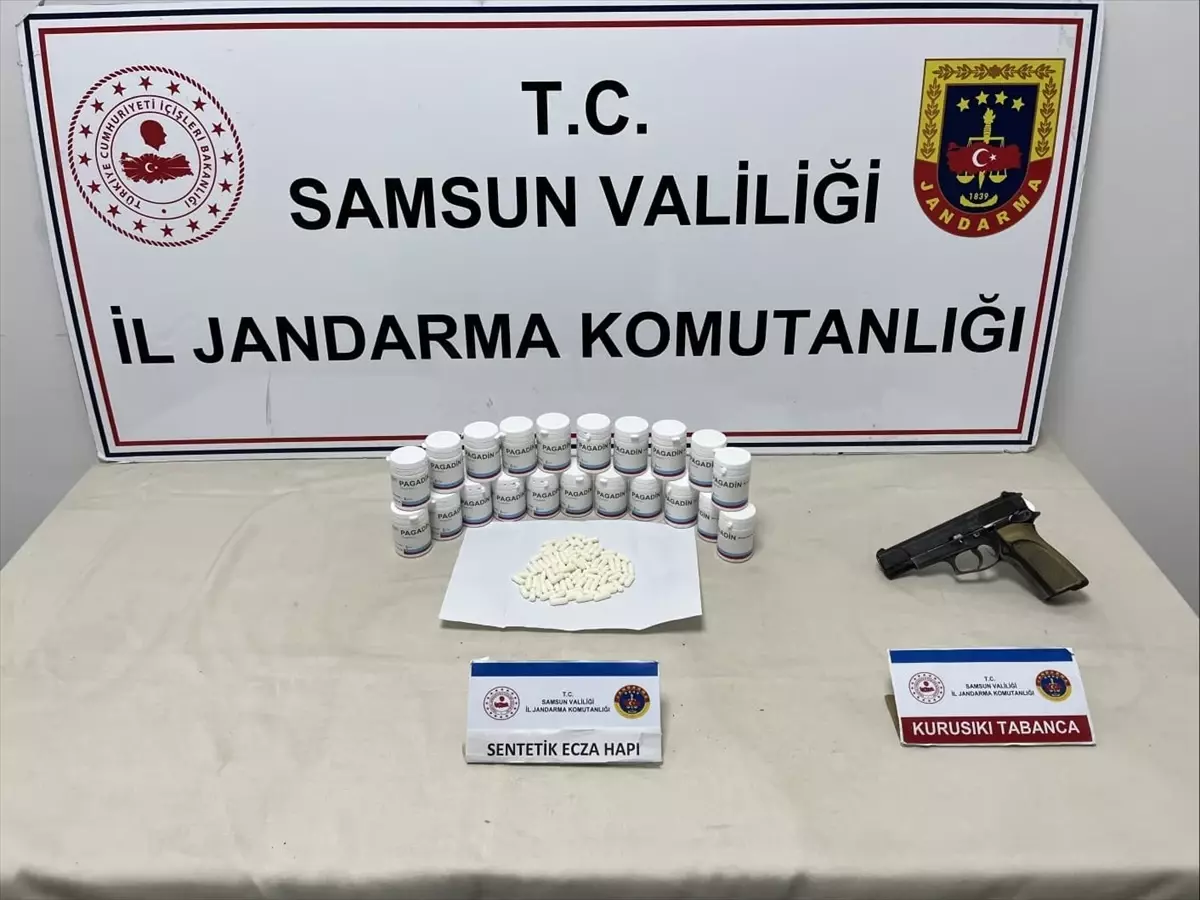 Samsun'da Uyuşturucu Operasyonu: 1317 Sentetik Ecza Hapı Ele Geçirildi