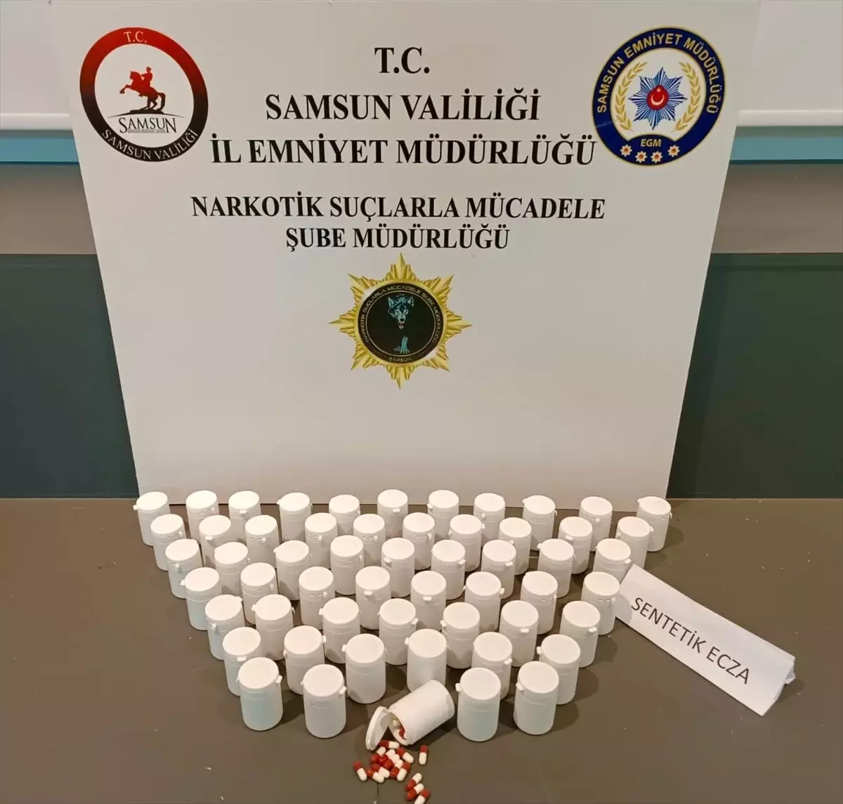 Samsun'da Uyuşturucu Operasyonu: 3 Bin 200 Sentetik Ecza Ele Geçirildi