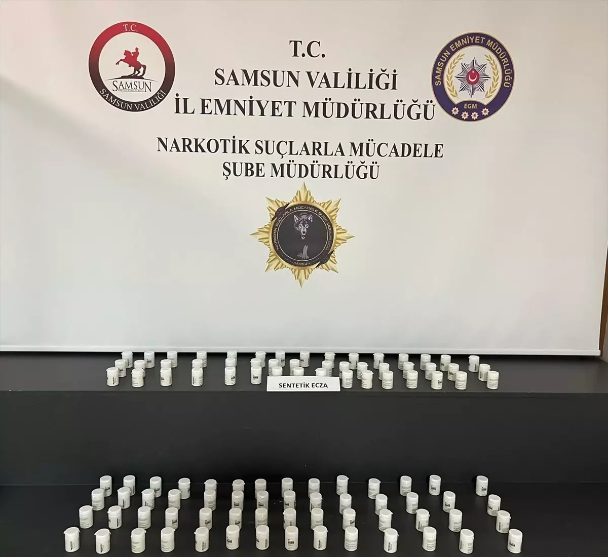 Samsun'da Uyuşturucu Operasyonu: 5 Bin 880 Ecza Hapı Ele Geçirildi