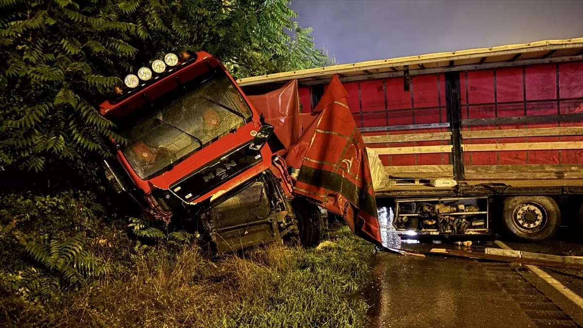 Samsun Ankara Kara Yolunda Tır Kazası: Yoğun Trafik