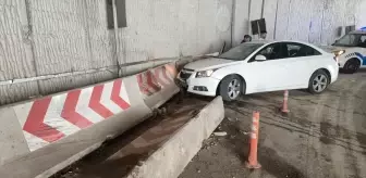 Samsun'da Otomobil Bariyere Çarptı: 5 Yaralı