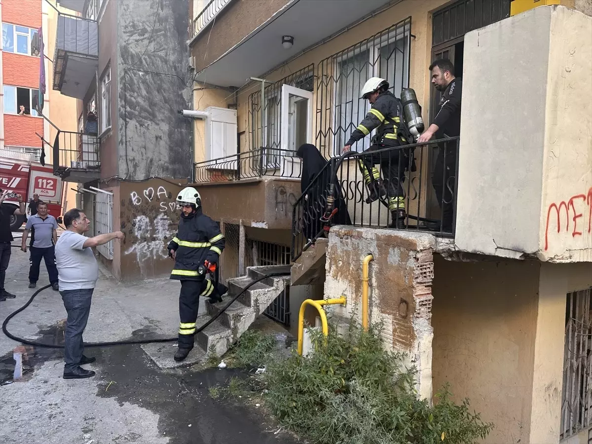Samsun'da Yangın: 4 Kişi Dumandan Etkilendi