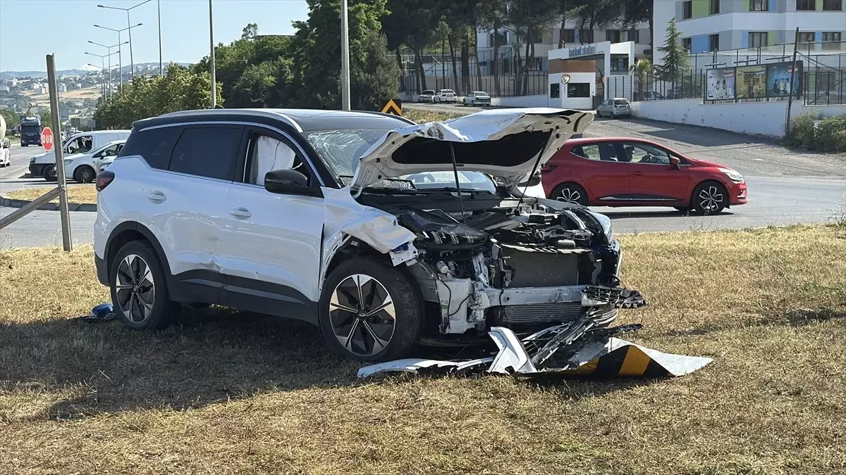 Samsun'da Cip ile Otomobil Çarpıştı: 4 Yaralı