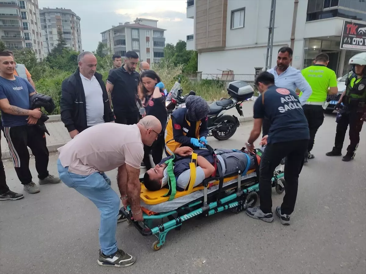 Çarşamba'da Motosiklet Devrildi, Sürücü Yaralandı