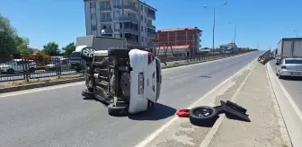 Samsun Bafra'da Otomobil Devrildi: 2 Yaralı