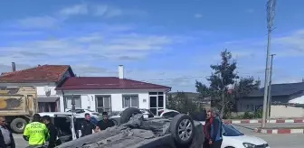 Samsun'da Otomobil Devrildi: 3 Yaralı