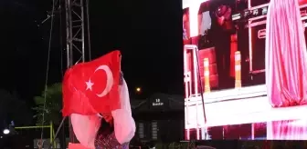 Samsunspor'un 'Engelsiz Işıklar Havuz Başı Defilesi' Etkinliği Gerçekleştirildi