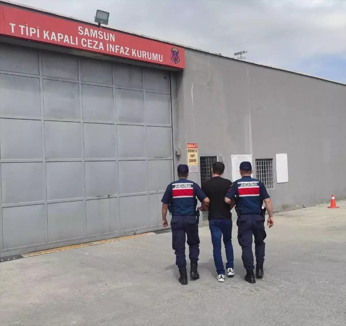 Samsun'da 6 Yıl Hapis Cezası Olan Firari Hükümlü Yakalandı