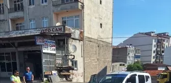 Bafra'da Elektrikli Bisiklete Araç Çarptı: 1 Yaralı