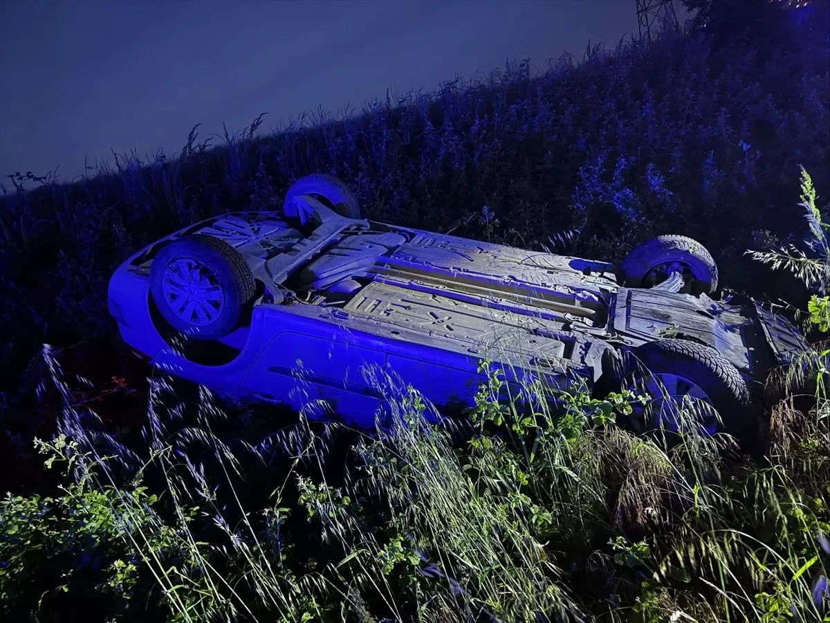 Samsun Bafra'da Hendeğe Devrilen Otomobilin Sürücüsü Yaralandı