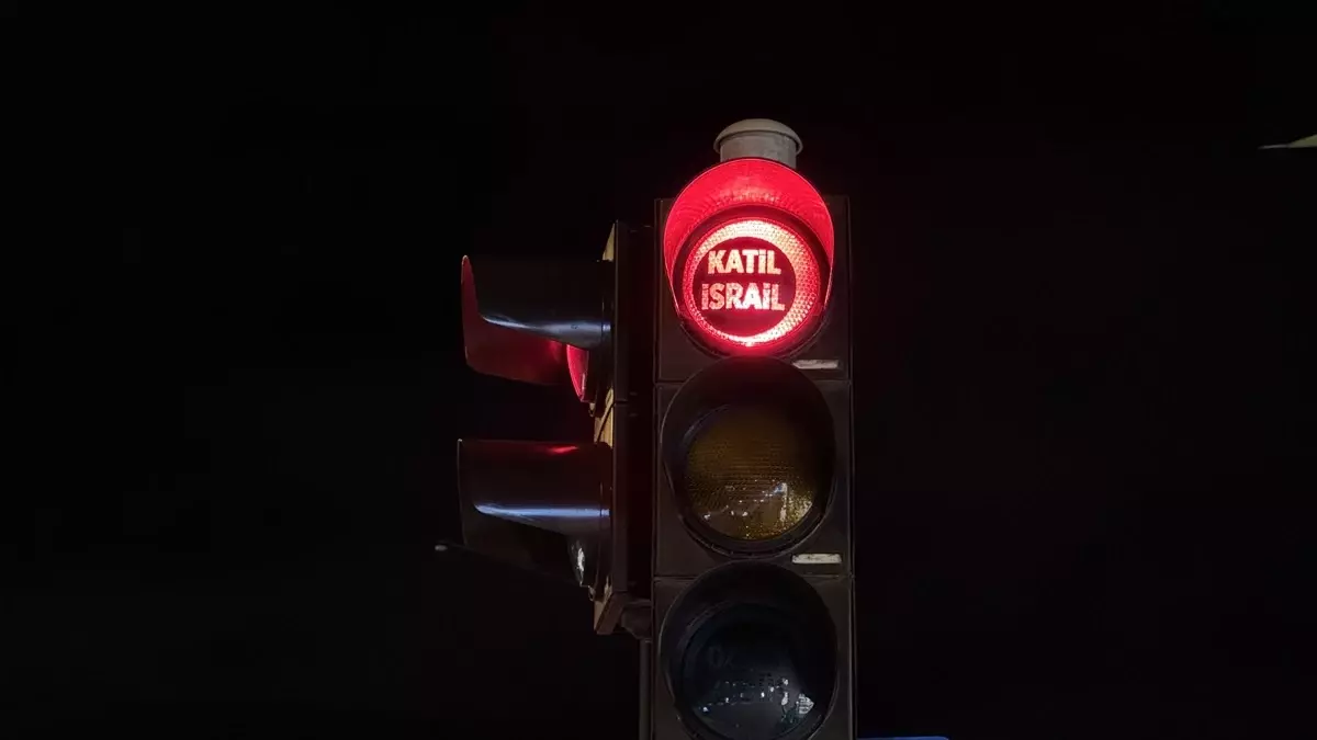 Samsun'da Trafik Işıklarında İsrail Protestosu