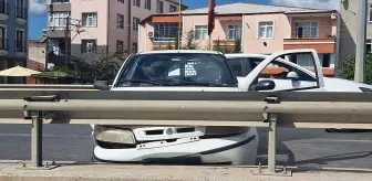 Samsun'da Kamyonla Çarpışan Otomobildeki Yolcu Hastaneye Kaldırıldı
