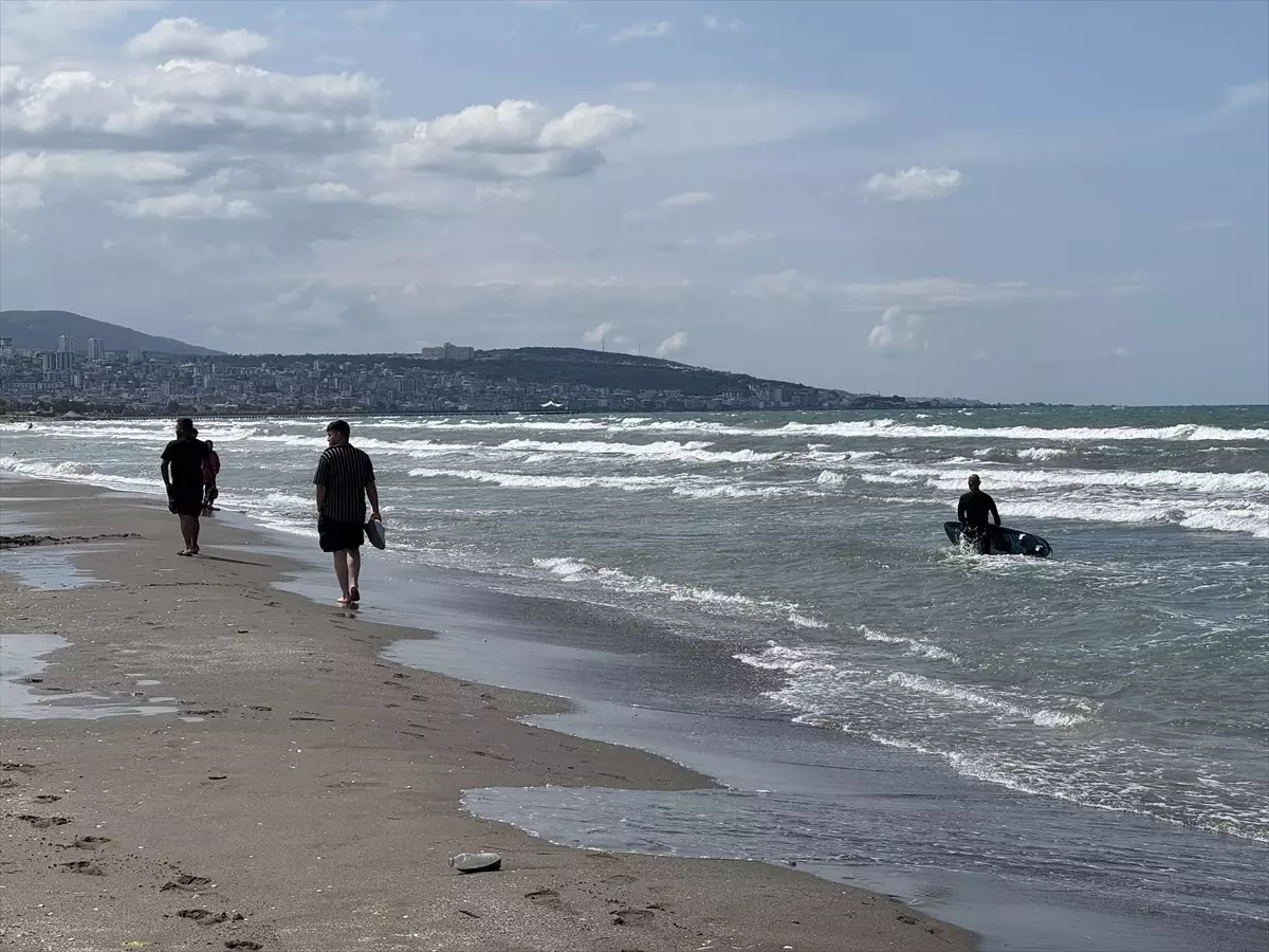 Karadeniz'de Olumsuz Hava Şartları: Denize Girilmemesi Uyarısı