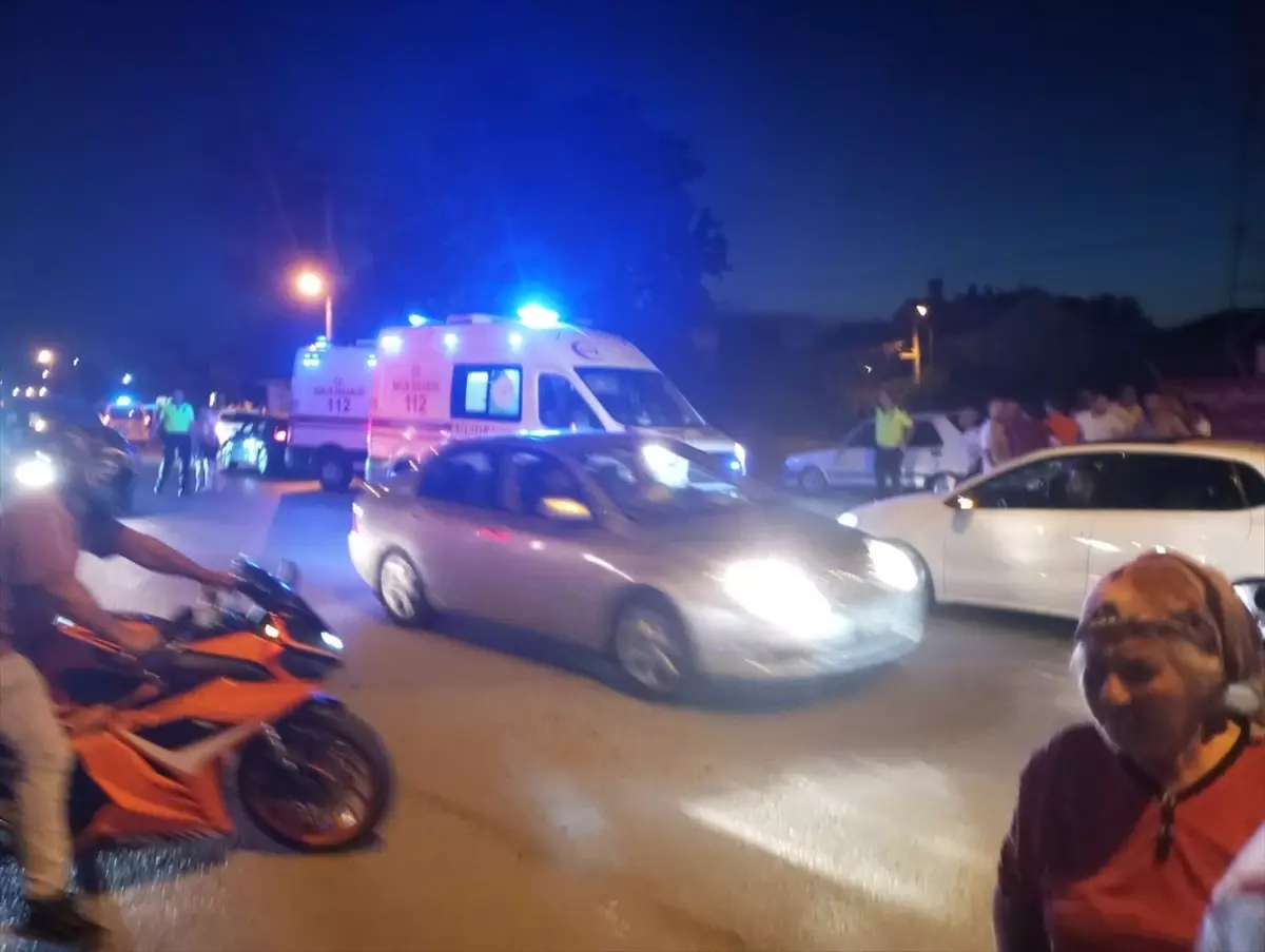 Samsun'da Elektrikli Bisiklet ile Otomobil Çarpıştı: 3 Yaralı