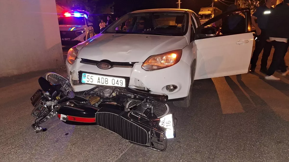 Samsun'da Motosiklet ile Otomobil Çarpıştı: Yaralı Var
