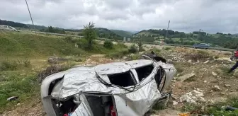Samsun'da Otomobil Şarampole Devrildi: 4 Yaralı