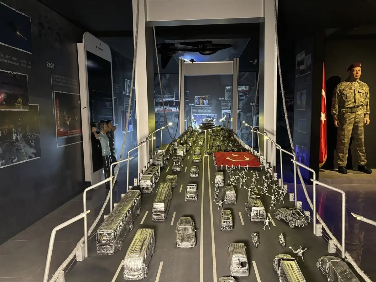 Samsun'da 'Şehit Erol Olçok 15 Temmuz Destanlar Sergievi' ziyaret ediliyor