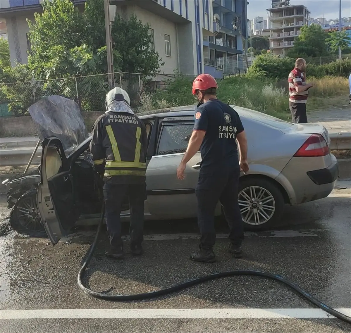 Samsun'da Seyir Halindeki Otomobil Alev Aldı
