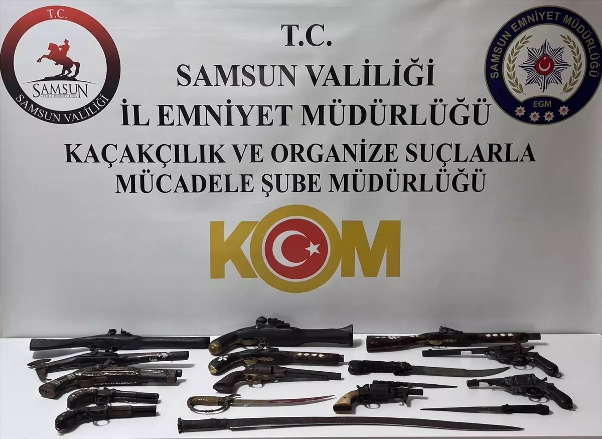 Samsun'da Tarihi Eser Operasyonu: 12 Tabanca ve 4 Kama Ele Geçirildi