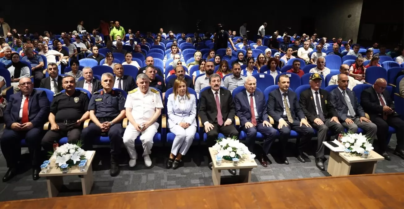 Samsun'da 'Tarihi Süreç Açısından 15 Temmuz' paneli düzenlendi