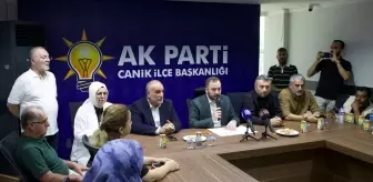 Samsun'da 'Terörsüz Türkiye'ye destek amacıyla vatandaşlara Türk bayrağı dağıtıldı