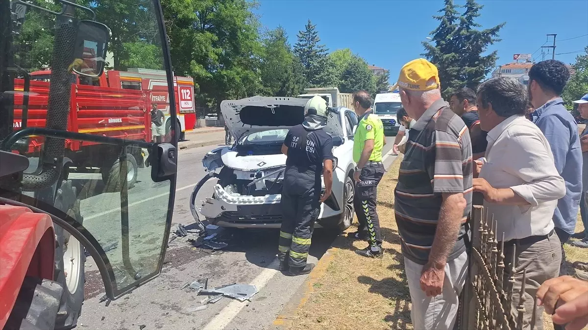 Samsun'da Trafik Kazası: 2 Yaralı