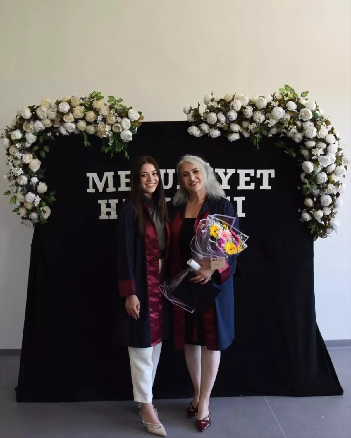 Samsun'da Anne-Kız İki Mezuniyet Sevinci