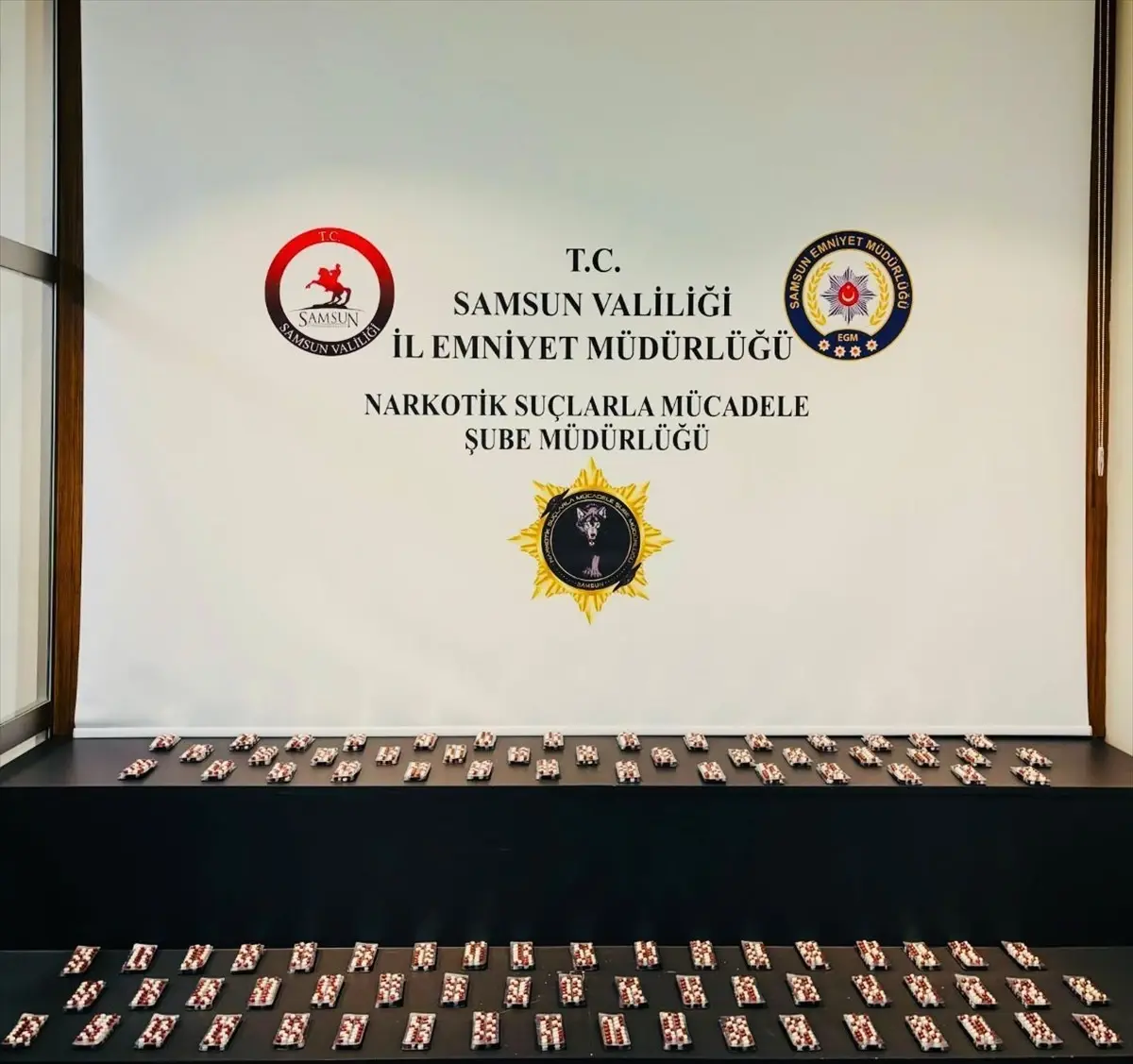 Samsun'da Uyuşturucu Operasyonu: 2 Bin 300 Sentetik Ecza Ele Geçirildi