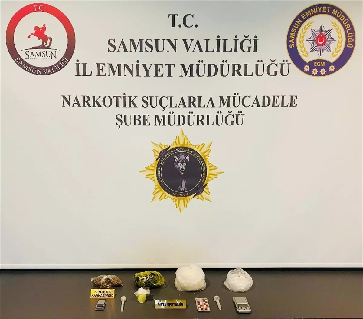 Samsun'da Uyuşturucu ve Silah Operasyonu: 4 Zanlı Yakalandı