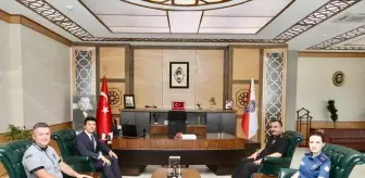 Güvenlik Görevlisi Yaşlı Adamı Dolandırılmaktan Kurtardı