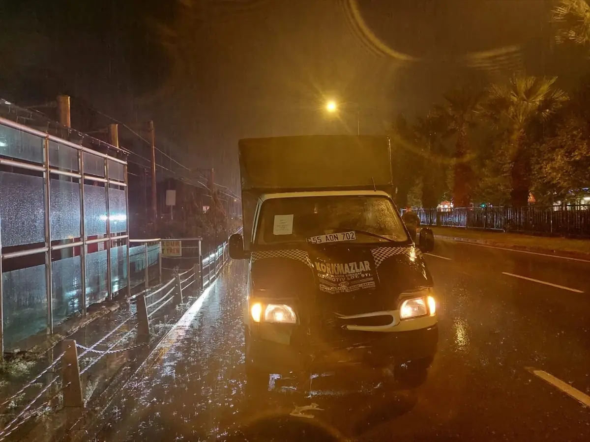 Samsun'da Kamyonet Çarpması: 2 Çocuk Hayatını Kaybetti