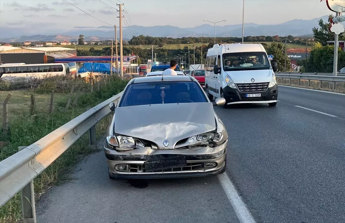 Samsun Bafra'da 3 Araçlı Trafik Kazası: 3 Yaralı