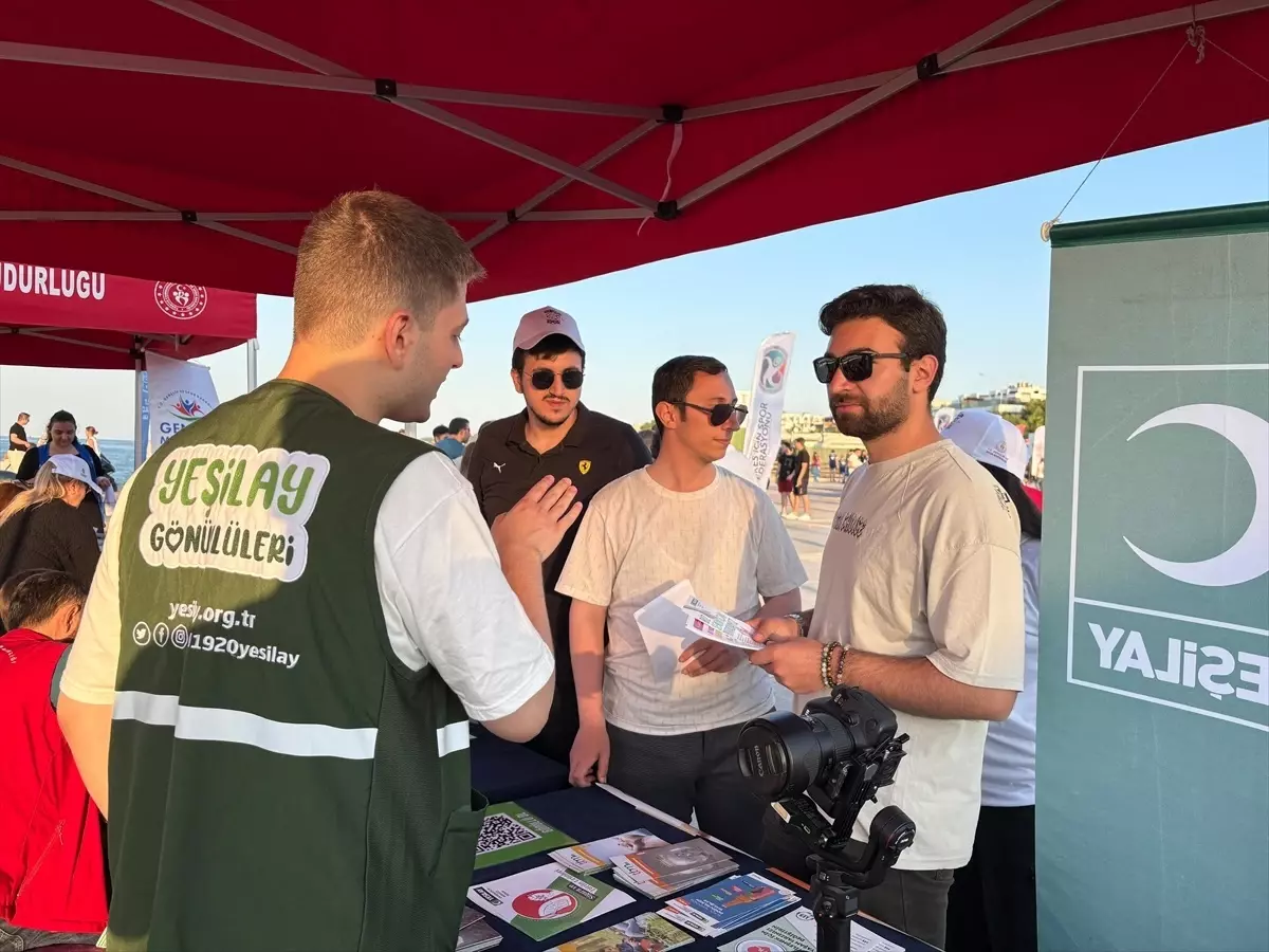 Samsun'da Gençlik ve Spor Festivali'nde Yeşilay Stant Açtı