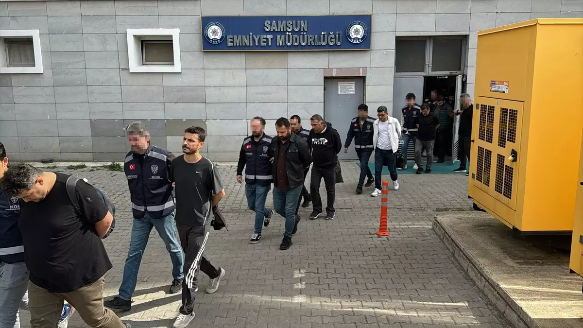 FETÖ'nün Finansal Yapılanmasına Yönelik Operasyonda 14 Şüpheli Adliyeye Sevk Edildi