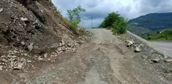 Samsun'un Ayvacık ilçesinde toprak kayması