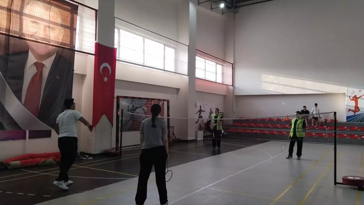 Samsun'da Liseler Arası Badminton Turnuvası Sona Erdi